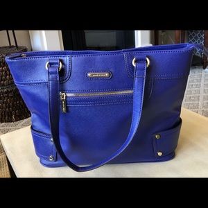 Beautiful Anne Klein handbag